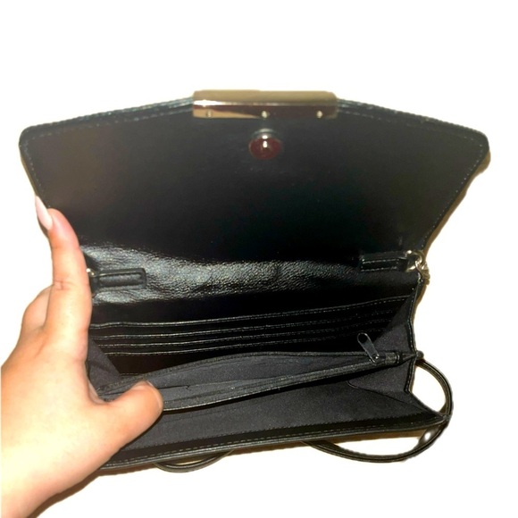 Nine West Black Quilted Faux
Leather Crossbody Purse - Picture 9 of 13